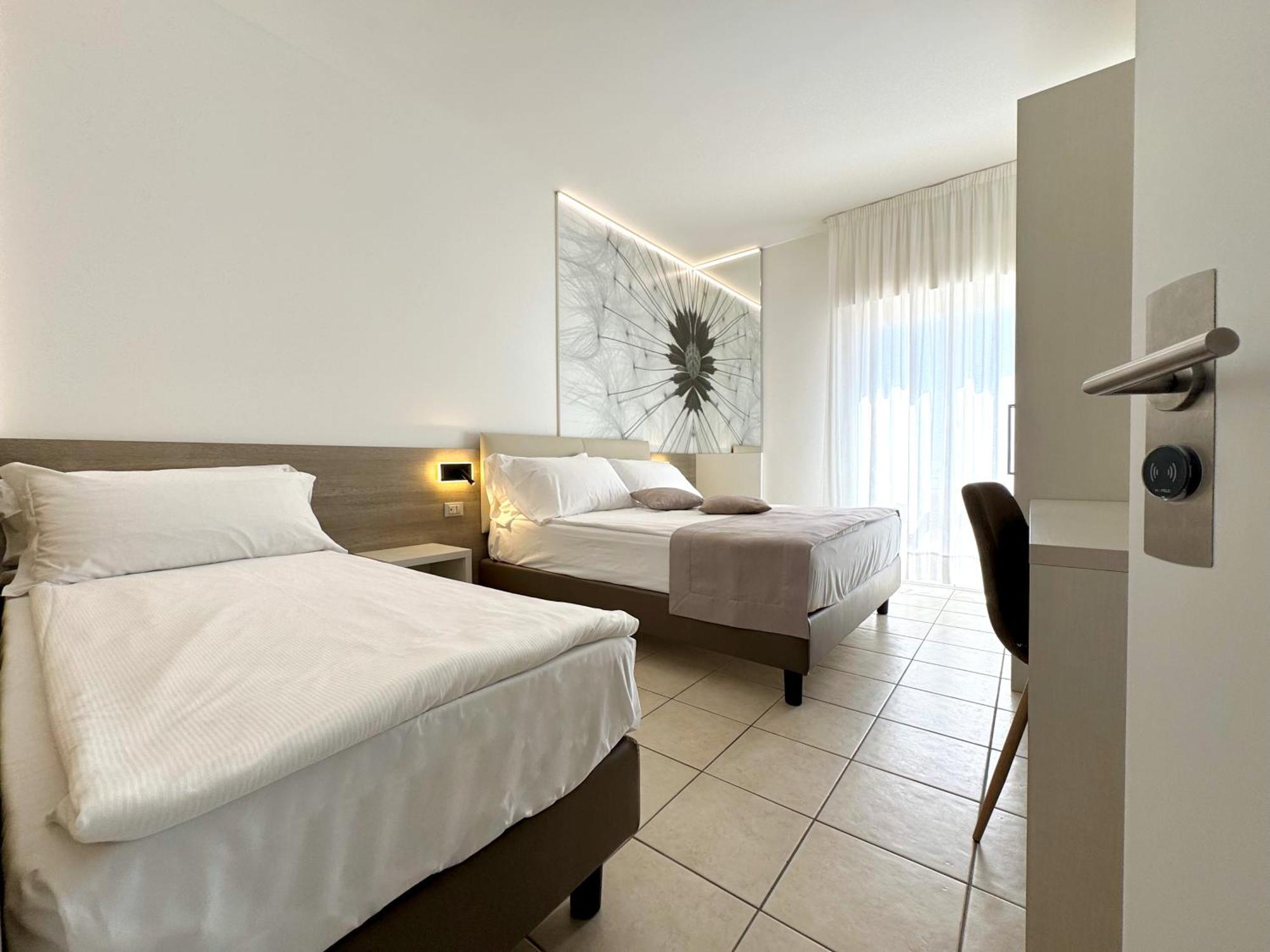 Hotel Lux Каорле Экстерьер фото