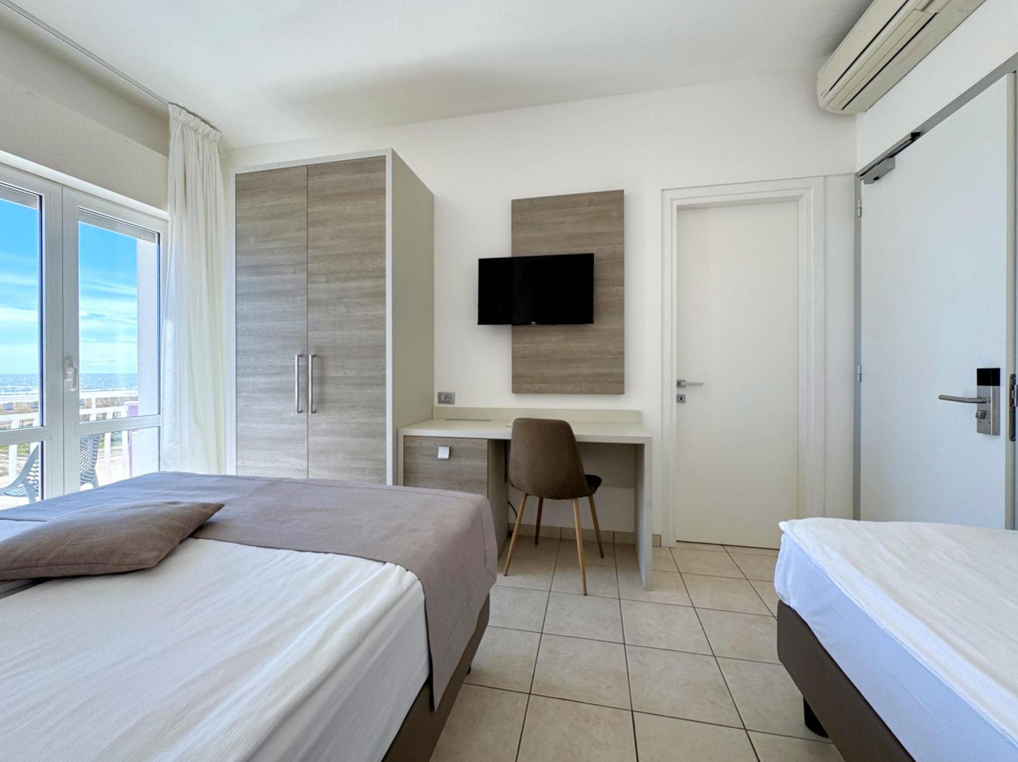 Hotel Lux Каорле Экстерьер фото